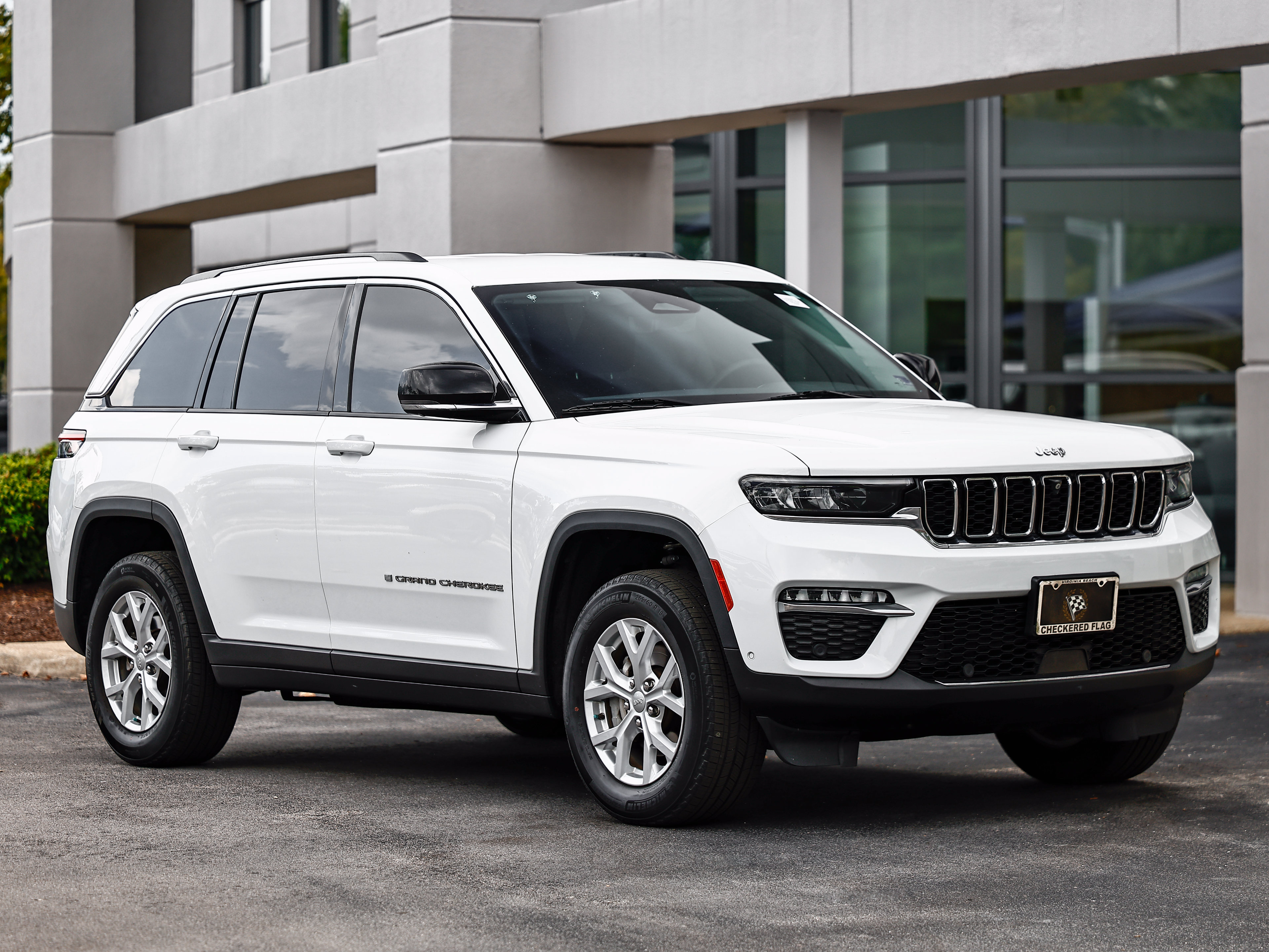 Used 2023 Jeep Grand Cherokee Limited w/ Luxury Tech Group II