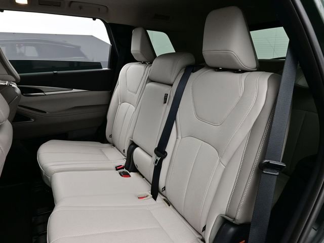 Used 2026 INFINITI QX60 Luxe w/ Cargo Package image 13