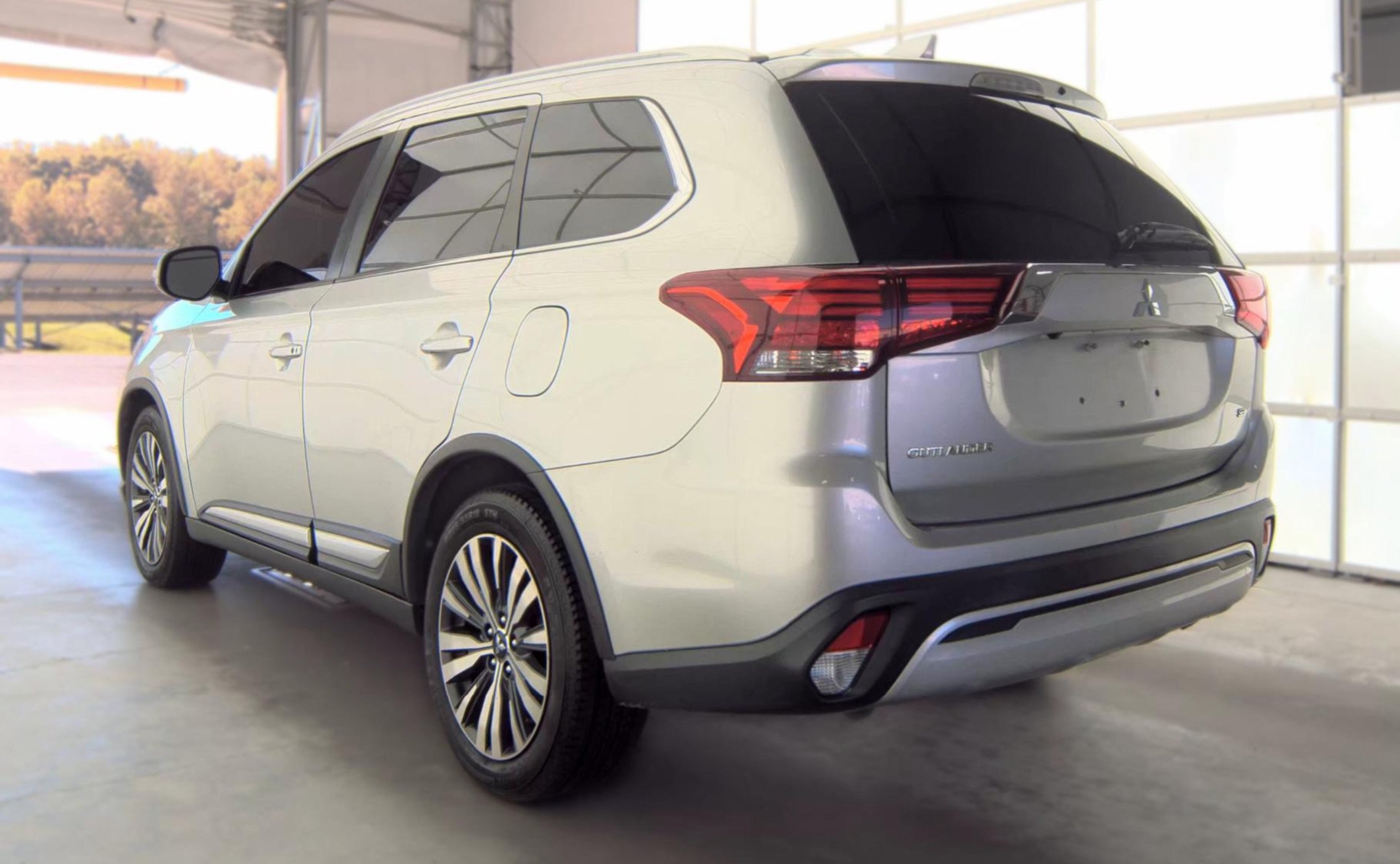 Used 2020 Mitsubishi Outlander SE FWD image 5