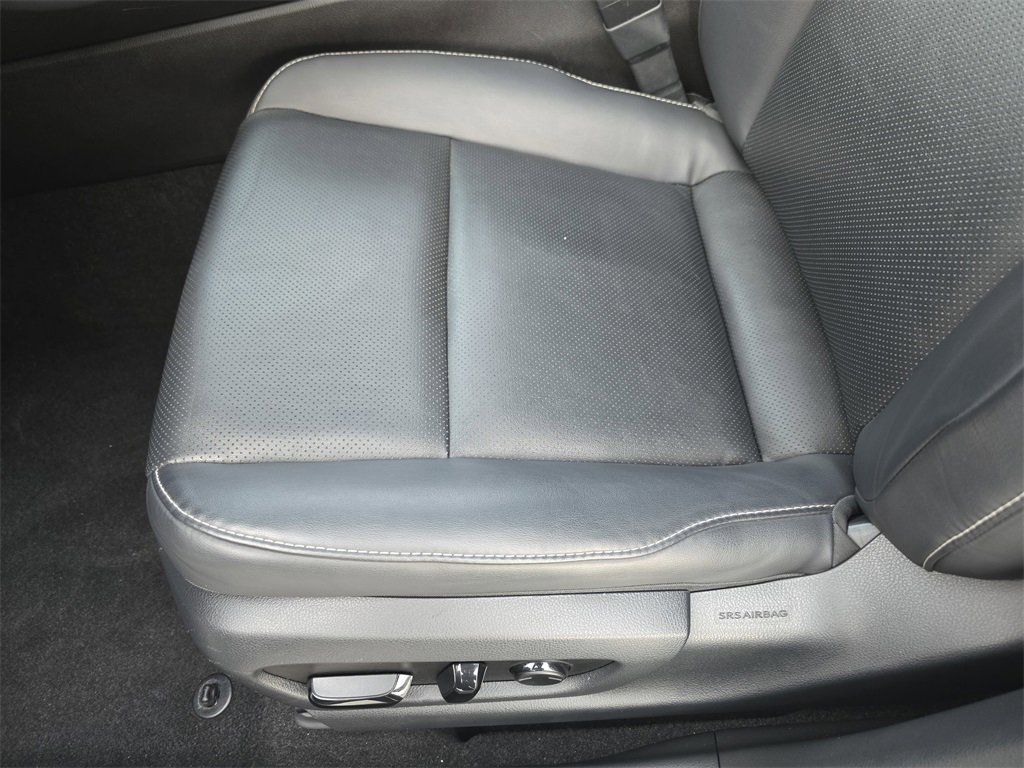 Used 2020 Lexus UX 200 w/ Premium Package image 31