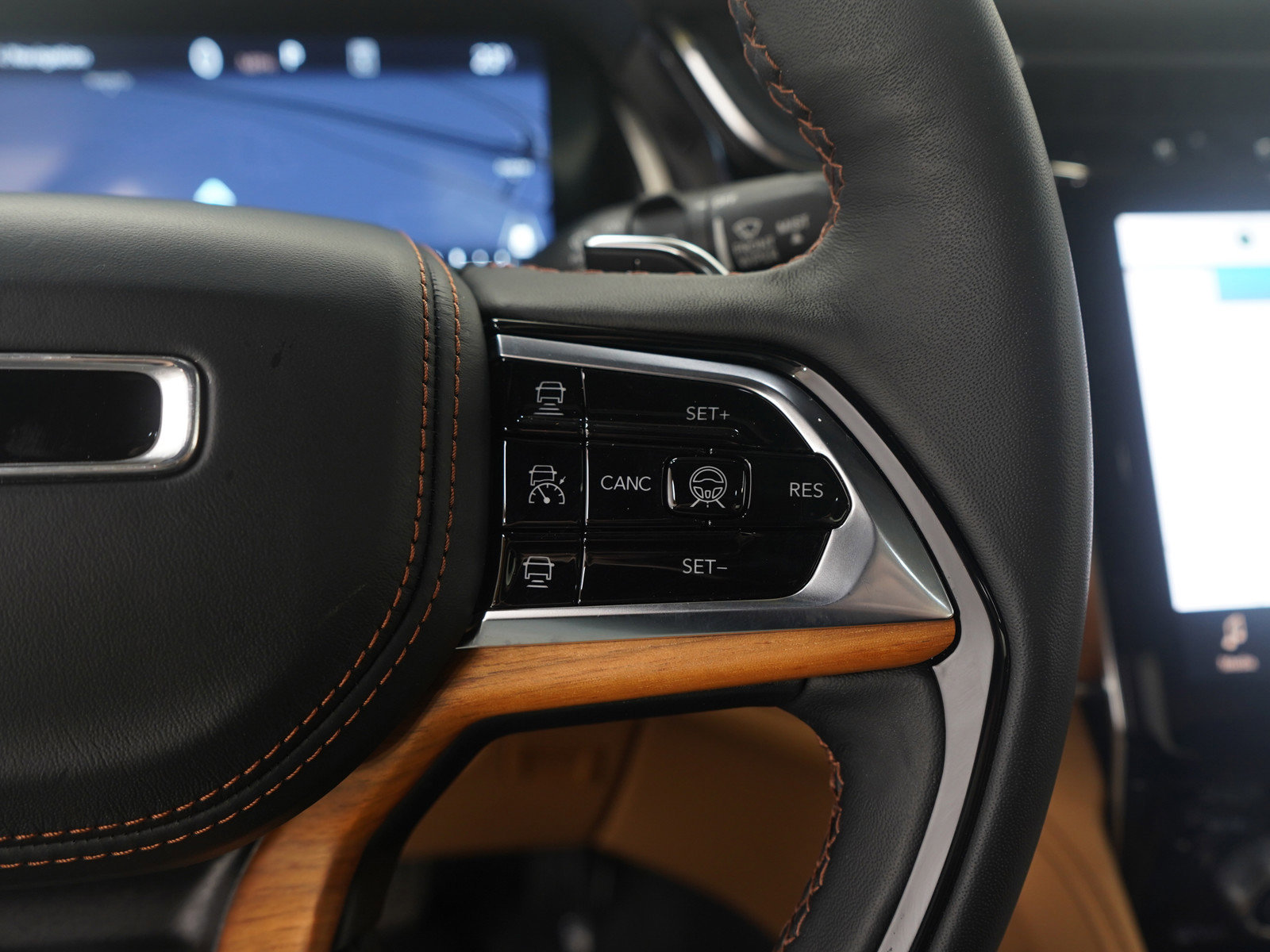 Used 2023 Jeep Grand Cherokee L Summit image 33