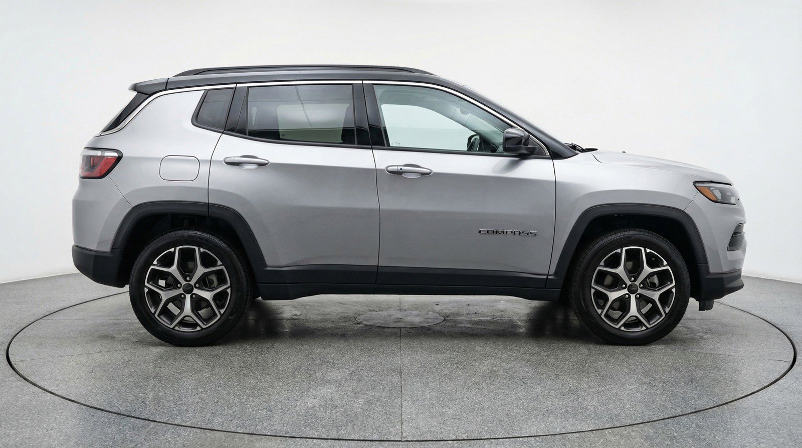 Used 2025 Jeep Compass Limited image 11
