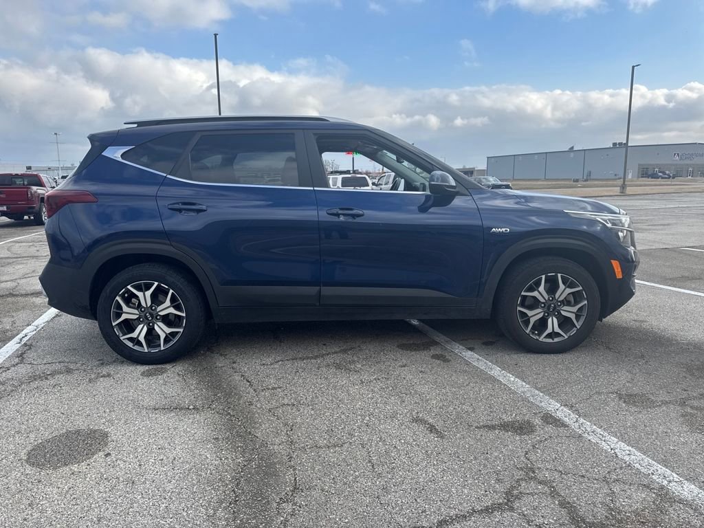Used 2021 Kia Seltos EX image 7