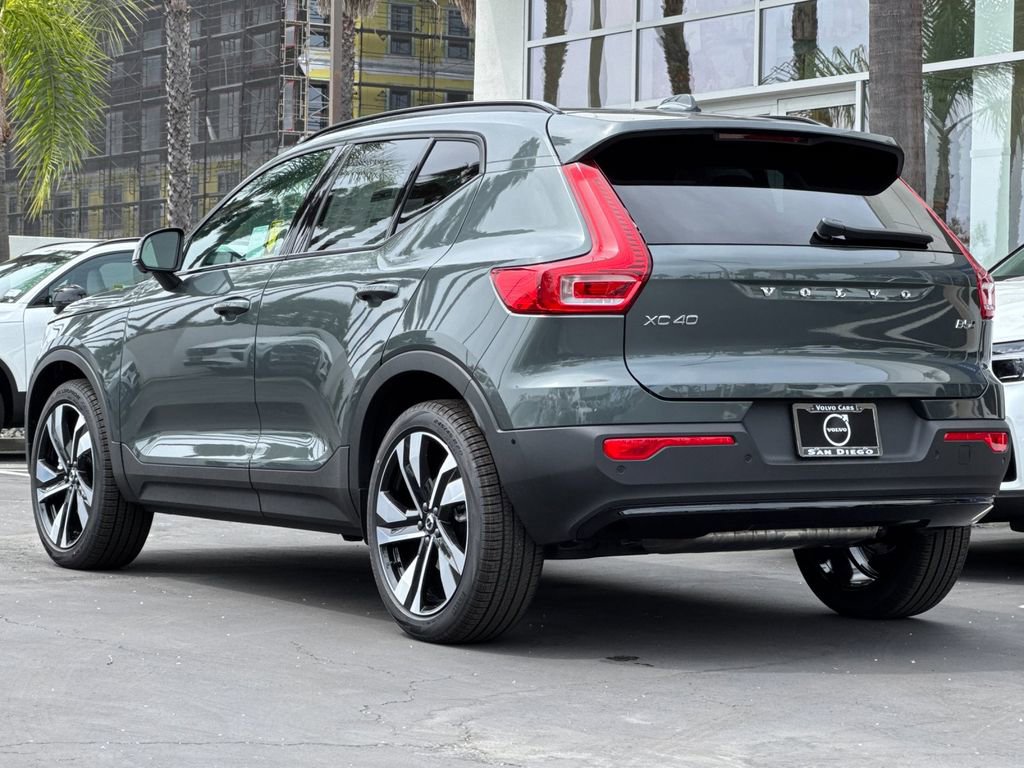 New 2026 Volvo XC40 B5 Ultra w/ Climate Package image 3