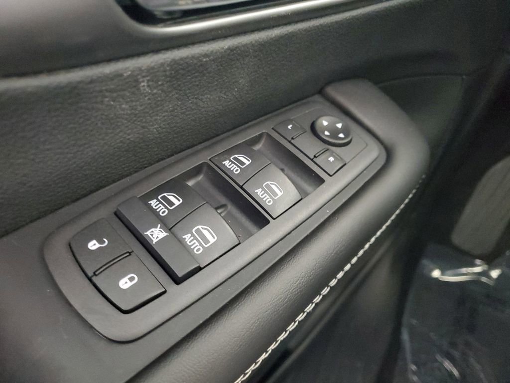 New 2026 Chrysler Pacifica Select image 16