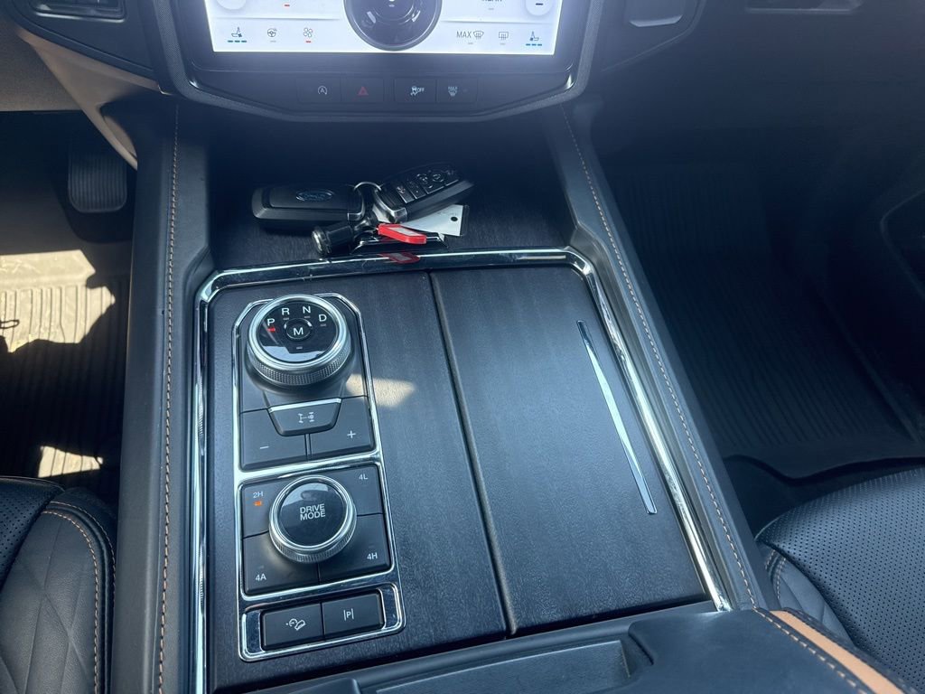 Used 2023 Ford Expedition Platinum image 25