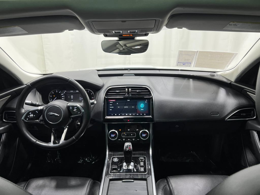 Used 2020 Jaguar XE S RWD image 20