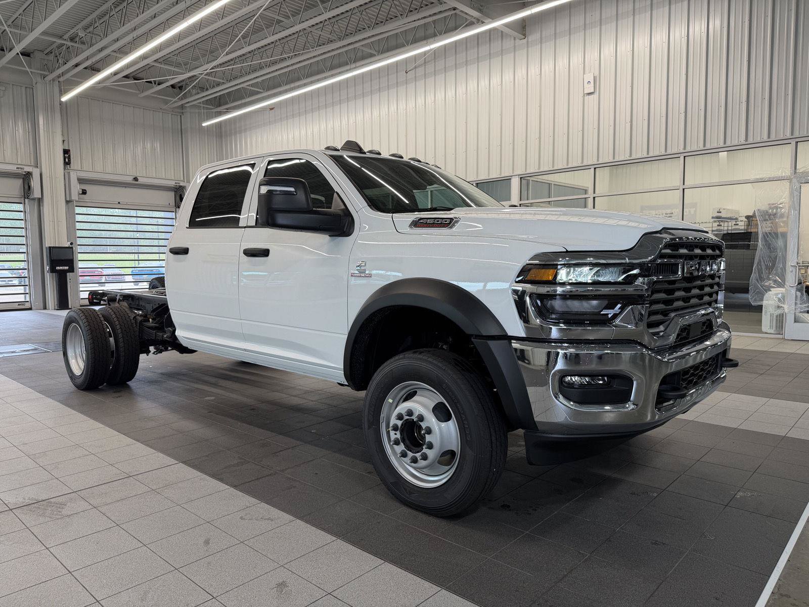 New 2026 RAM 4500 Tradesman AWD/4WD image 4
