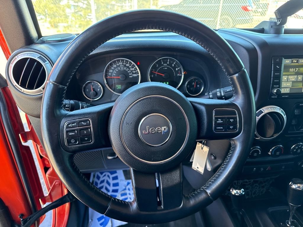 Used 2015 Jeep Wrangler Unlimited Sahara w/ Connectivity Group image 19