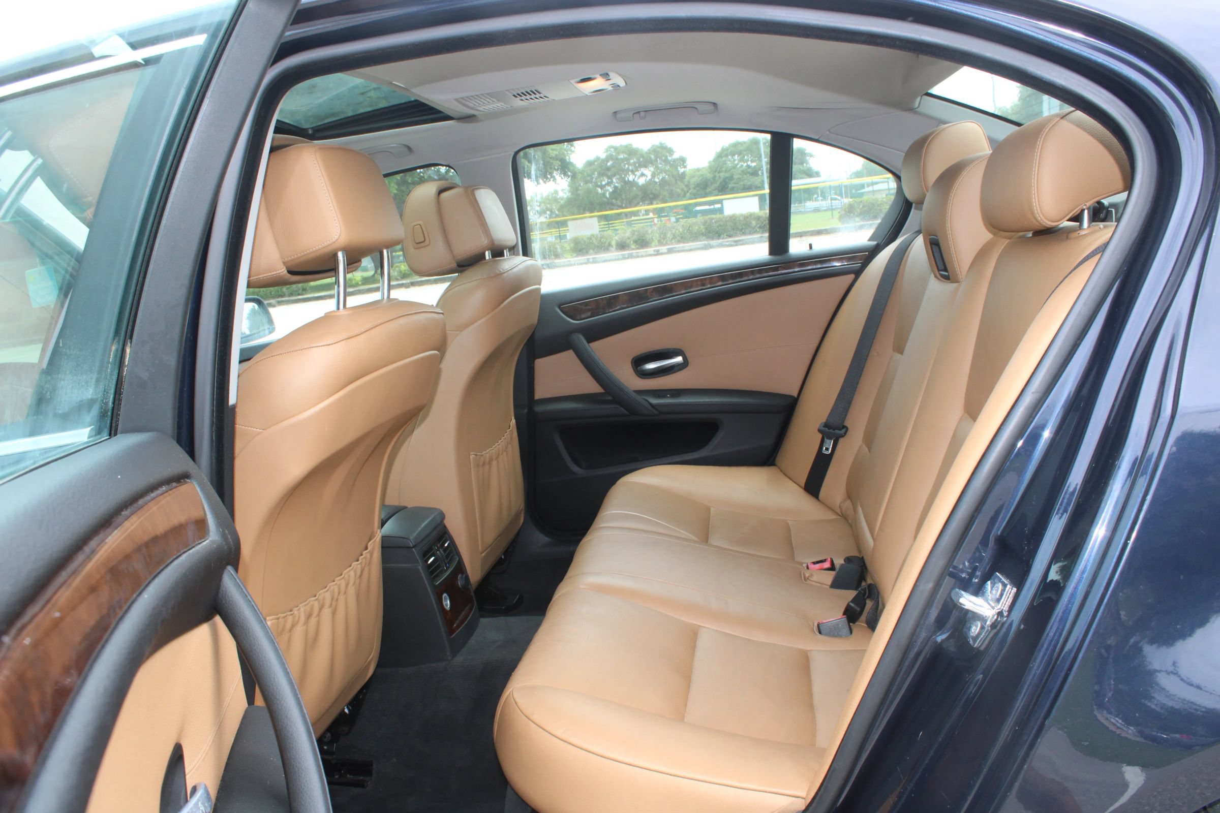 Used 2010 BMW 528i xDrive Sedan AWD/4WD image 18