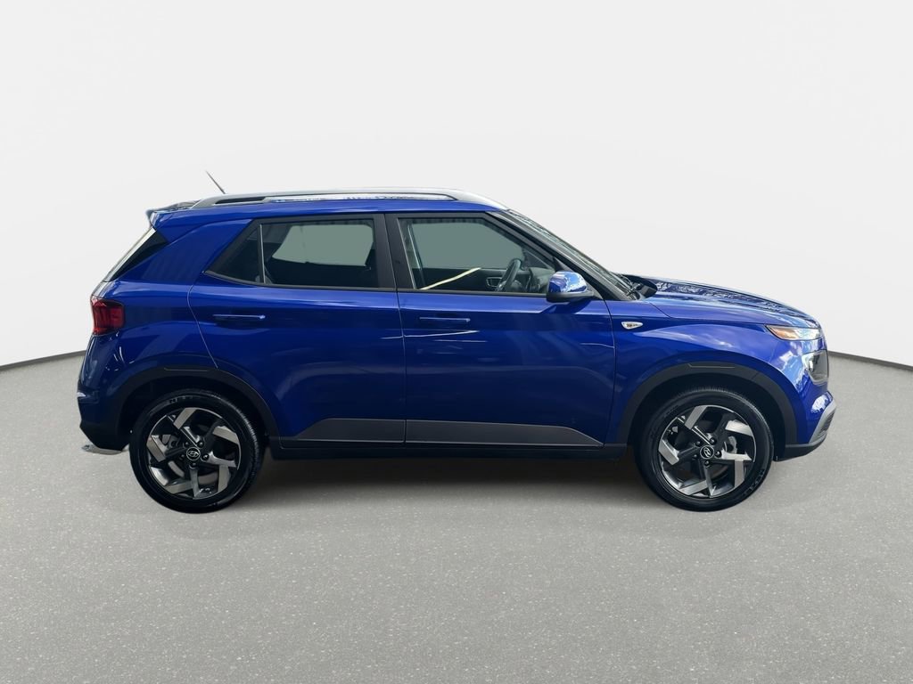 New 2026 Hyundai Venue SEL FWD image 4
