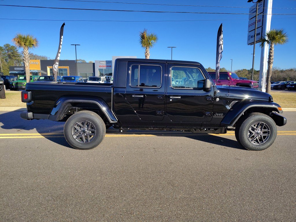 New 2026 Jeep Gladiator Sport AWD/4WD image 11