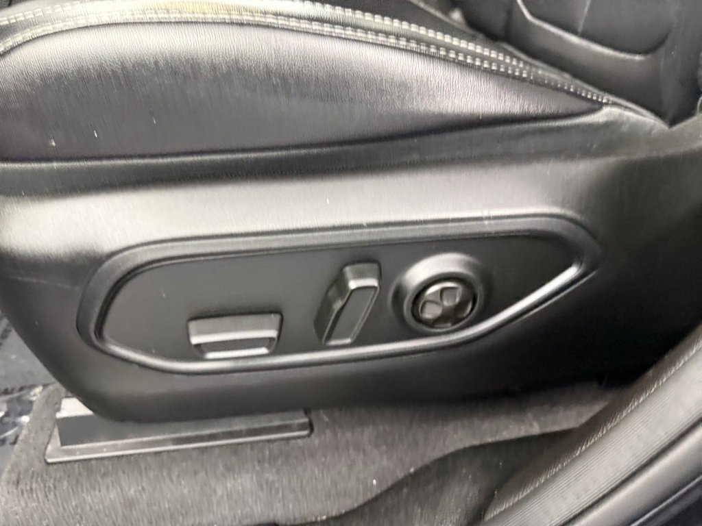 Used 2022 Jeep Grand Cherokee Limited image 41