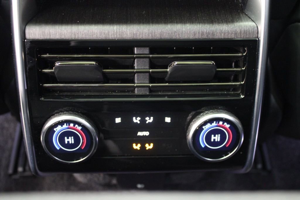 Used 2024 Land Rover Range Rover Autobiography image 32