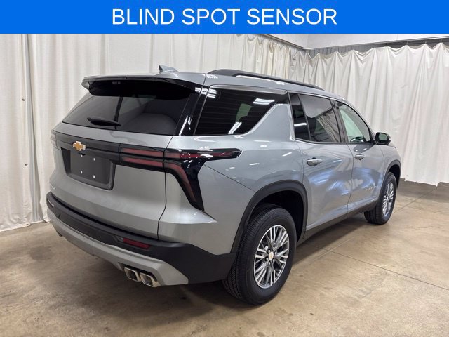Used 2026 Chevrolet Traverse LT w/ Driver Confidence Package FWD image 4