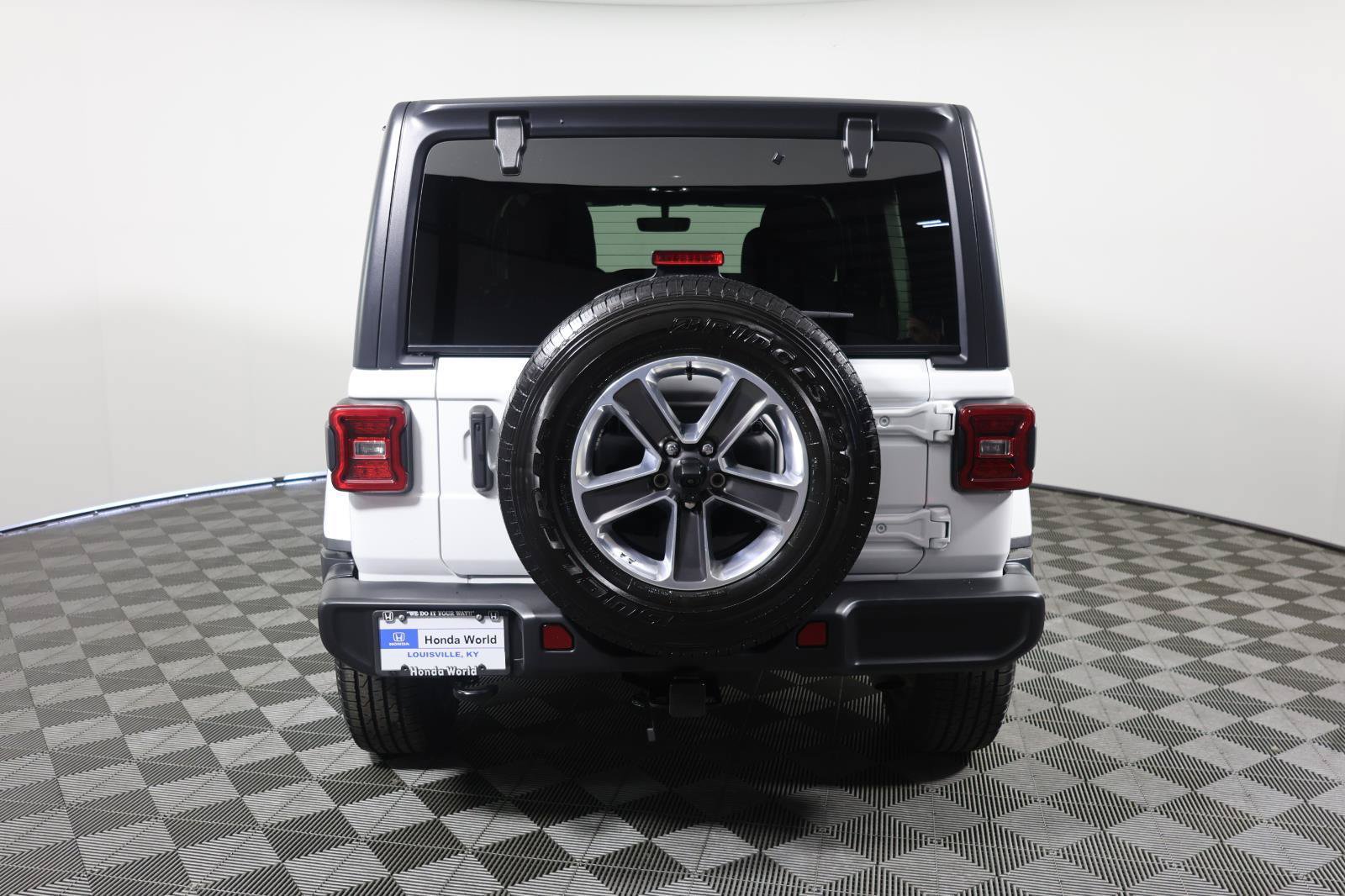 Used 2023 Jeep Wrangler Unlimited Sahara w/ LED Lighting Group AWD/4WD image 6