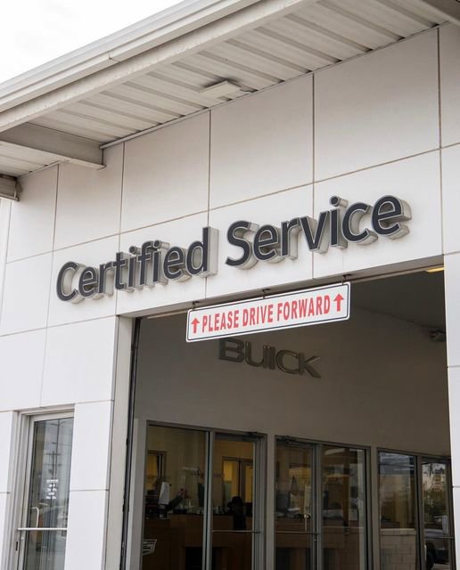 Used 2024 Buick Enclave Avenir image 30