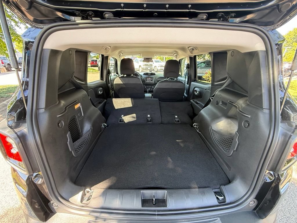 Used 2020 Jeep Renegade Altitude AWD/4WD image 28