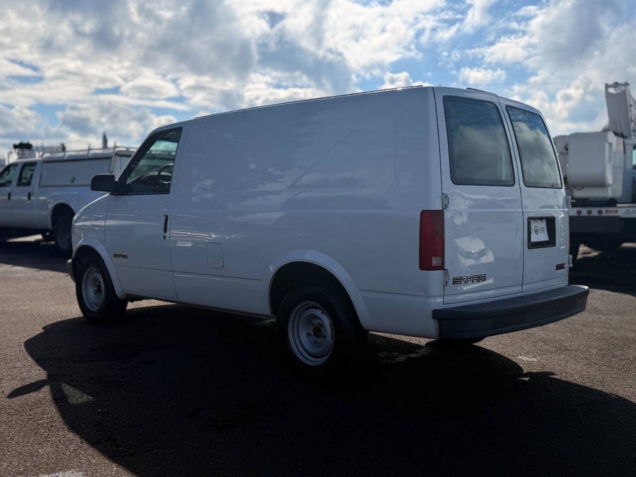 Used 2000 GMC Safari RWD image 8