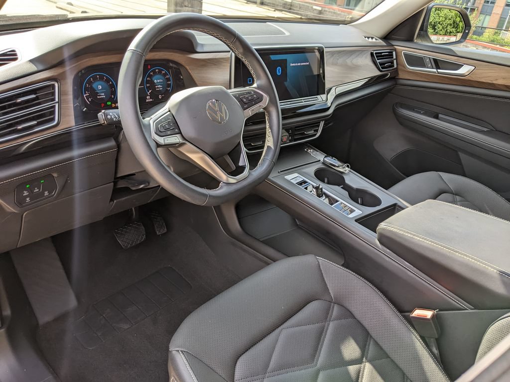 Certified 2024 Volkswagen Atlas SE FWD image 8