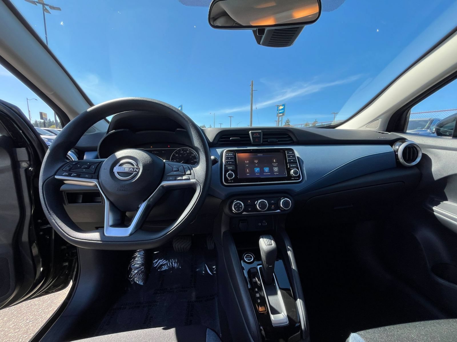 Used 2025 Nissan Versa SV FWD image 28