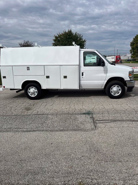 New 2026 Ford E-350 and Econoline 350 Super Duty w/ Power Equipment Group RWD image 6