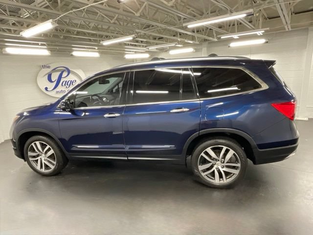 Certified 2017 Honda Pilot Touring image 2