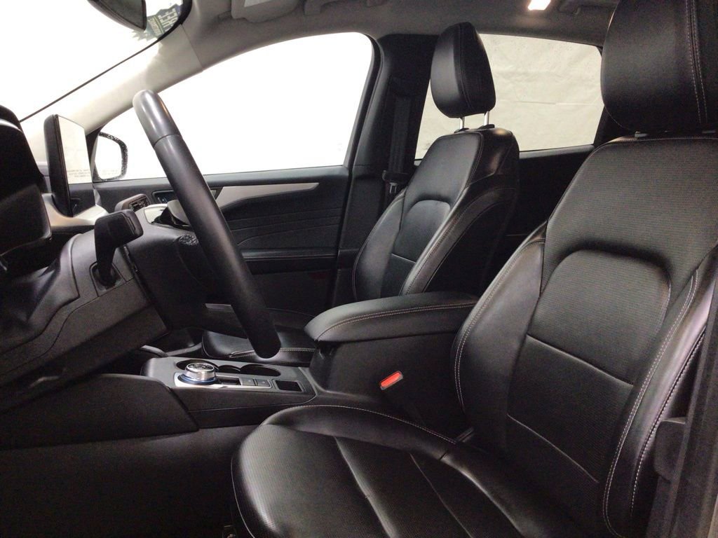 Used 2023 Ford Escape Platinum image 10