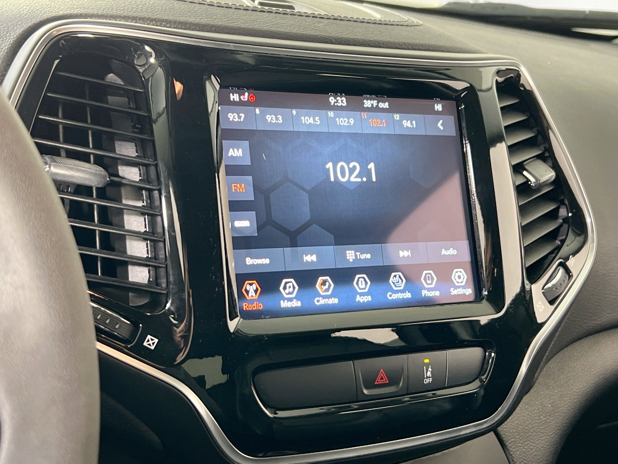 Used 2022 Jeep Cherokee Limited image 14