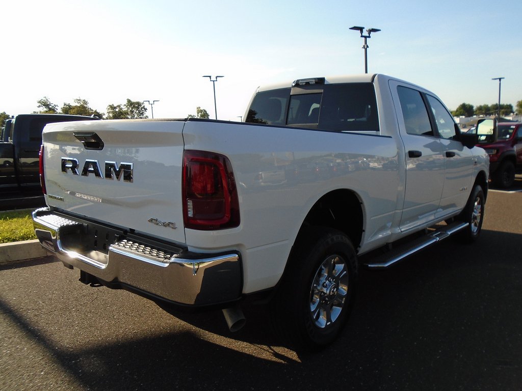 Certified 2025 RAM 2500 Big Horn AWD/4WD image 3