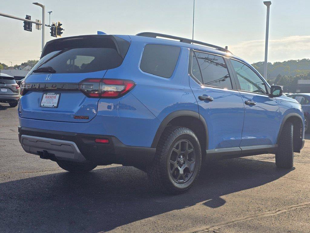Certified 2025 Honda Pilot TrailSport image 8