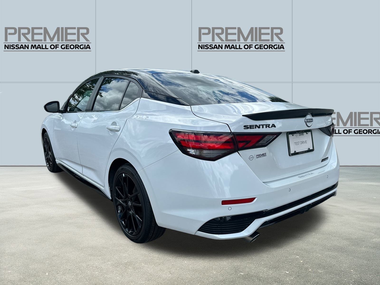 New 2025 Nissan Sentra SR w/ Midnight Edition image 7