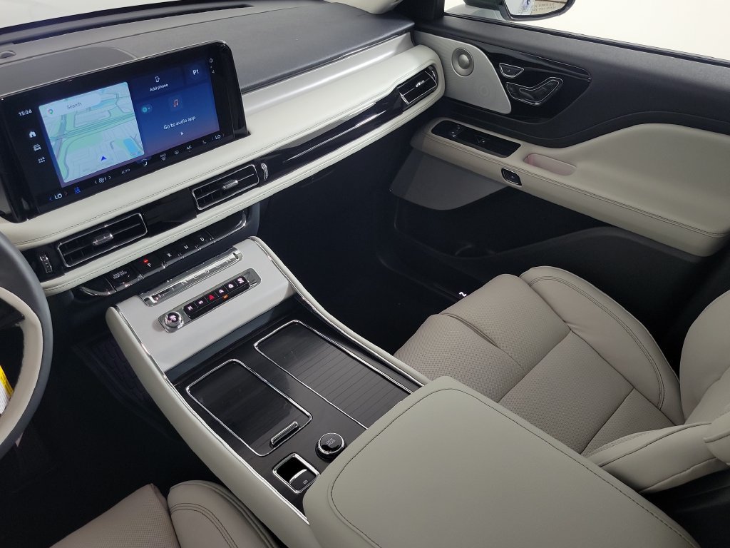 New 2027 Lincoln Aviator Reserve w/ Luxury Package RWD image 11