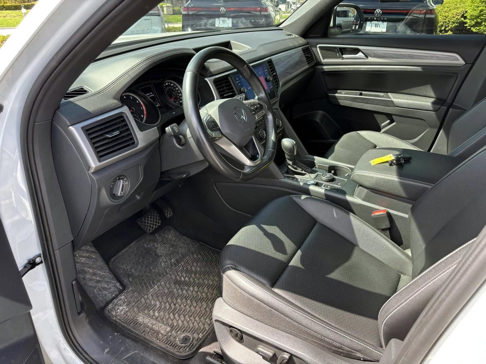 Certified 2020 Volkswagen Atlas Cross Sport SE w/ Towing Package AWD/4WD image 24