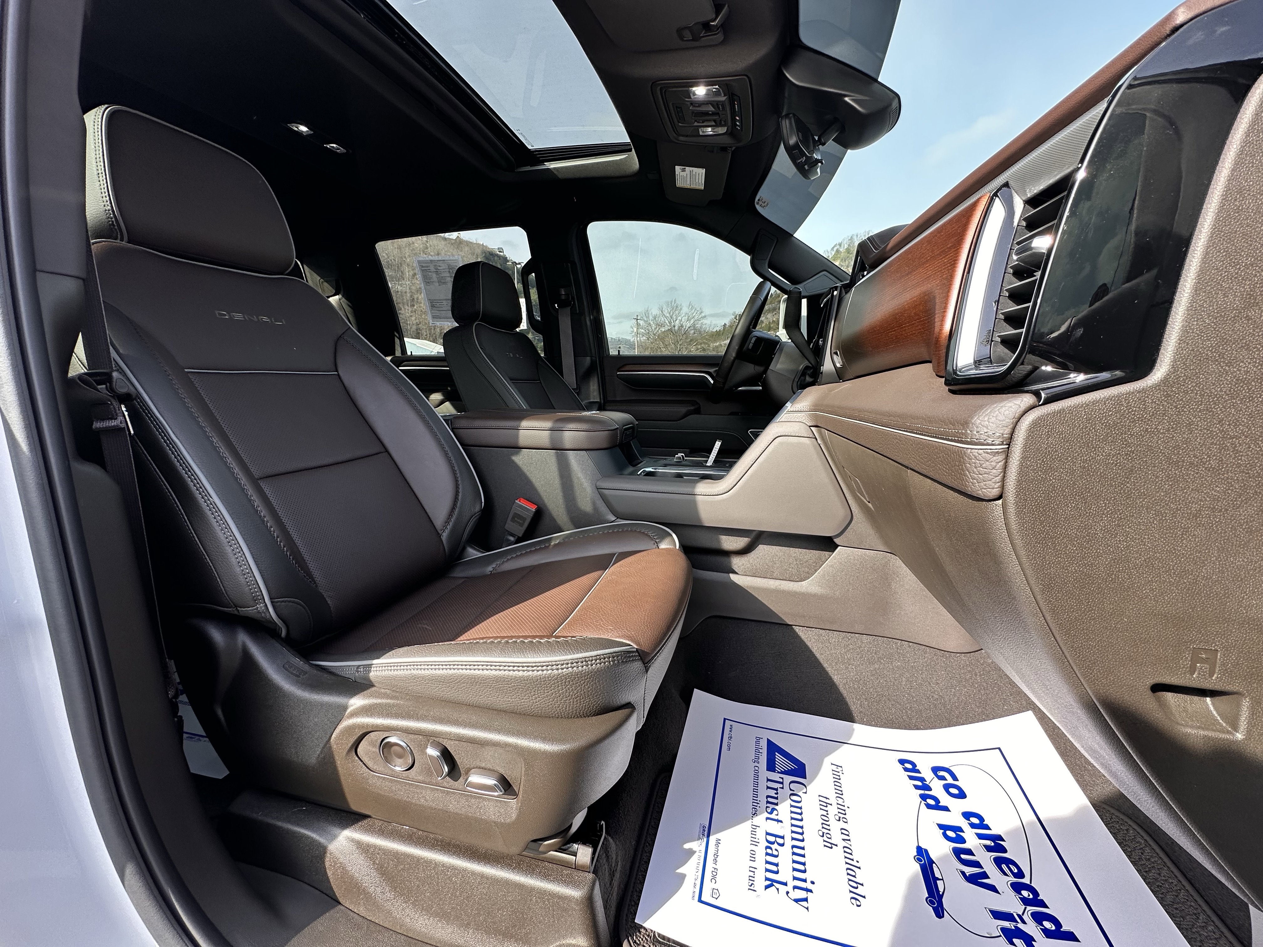 Used 2025 GMC Sierra 2500 Denali w/ Denali Reserve Package image 36