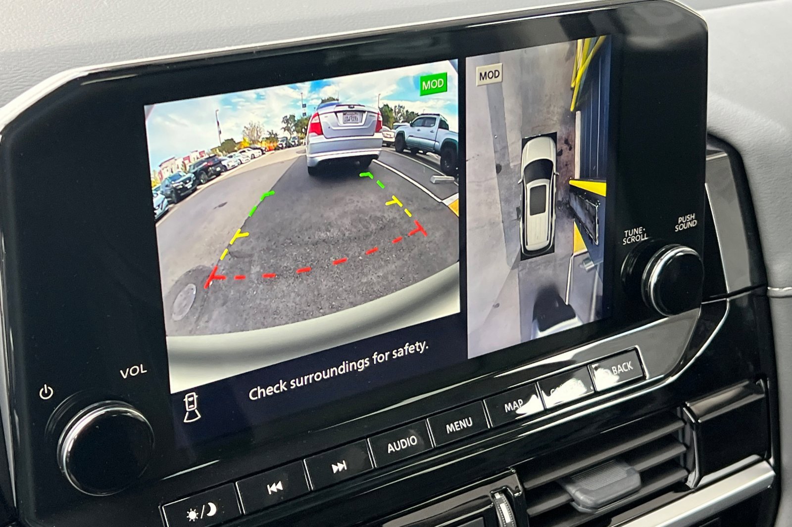 New 2025 Nissan Pathfinder SL w/ Lighting Package (N92) image 24