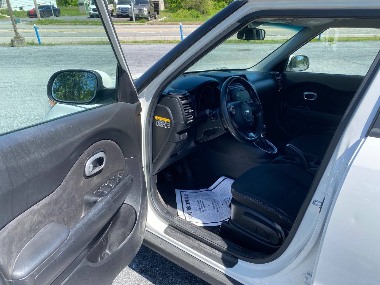 Used 2017 Kia Soul FWD image 9