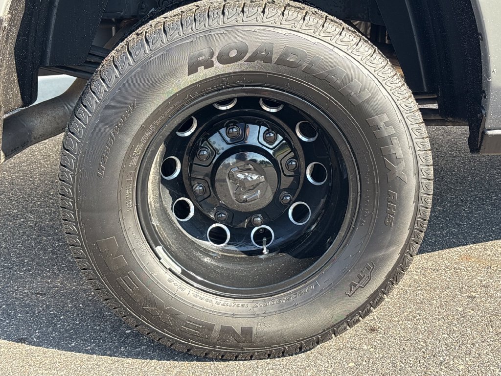 New 2025 RAM 3500 Laramie AWD/4WD image 31