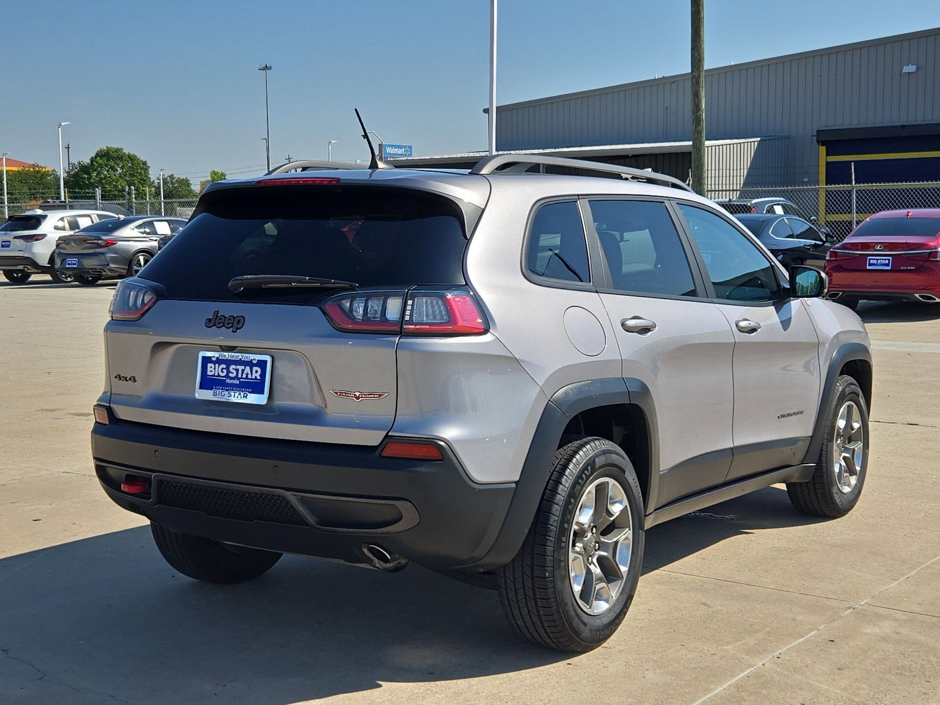 Used 2019 Jeep Cherokee Trailhawk AWD/4WD image 3