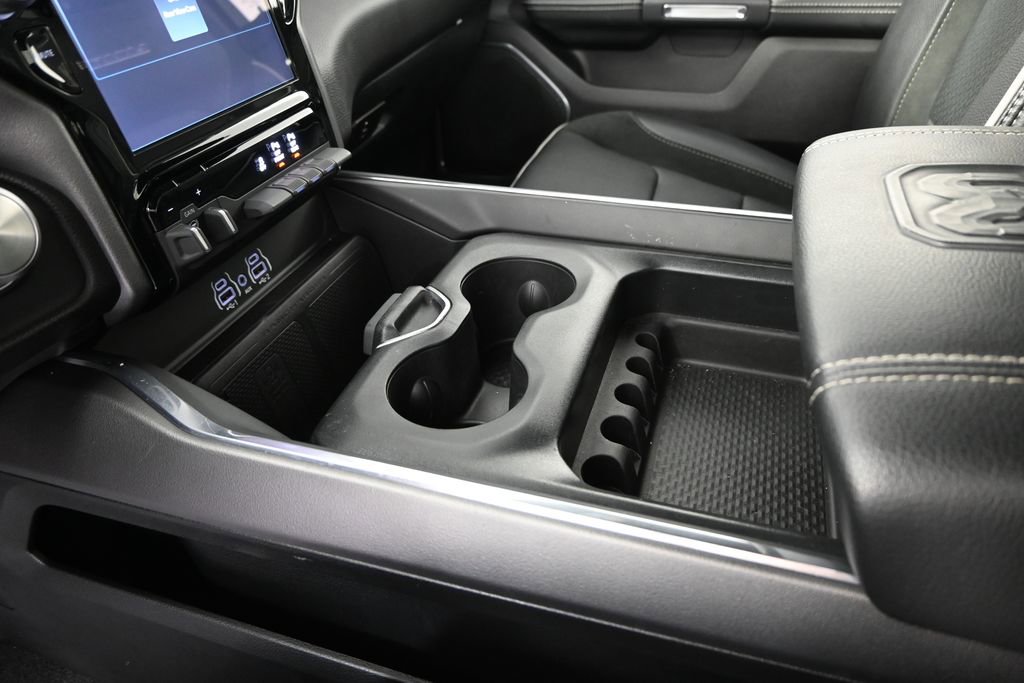 Used 2025 RAM 1500 Laramie AWD/4WD image 31