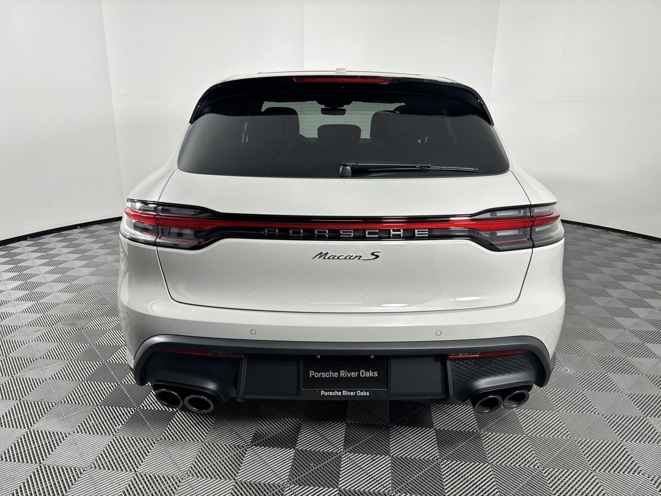 Certified 2025 Porsche Macan S image 6