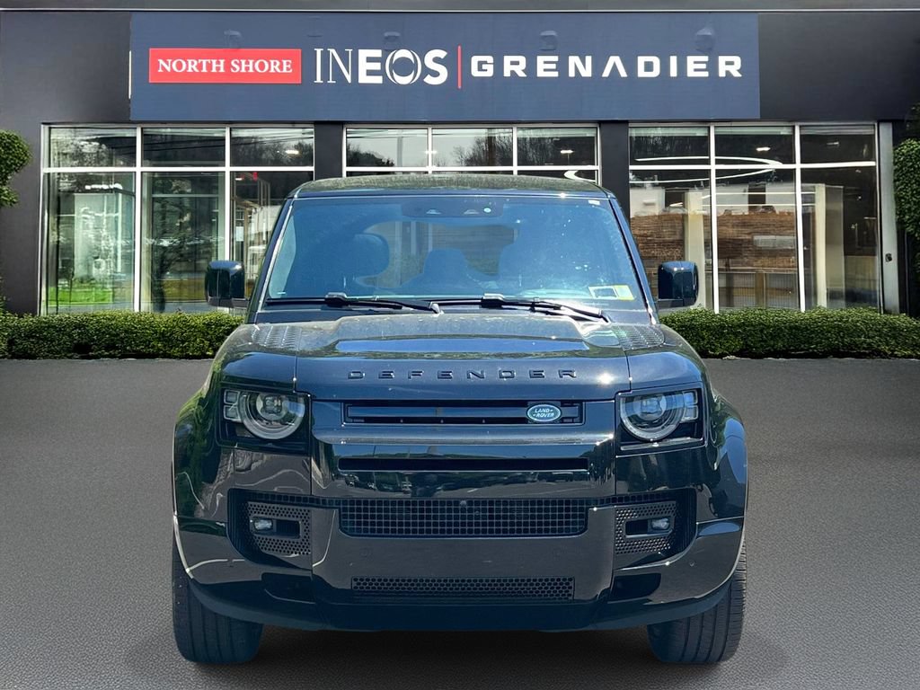 Used 2025 Land Rover Defender 110 V8 AWD/4WD image 2