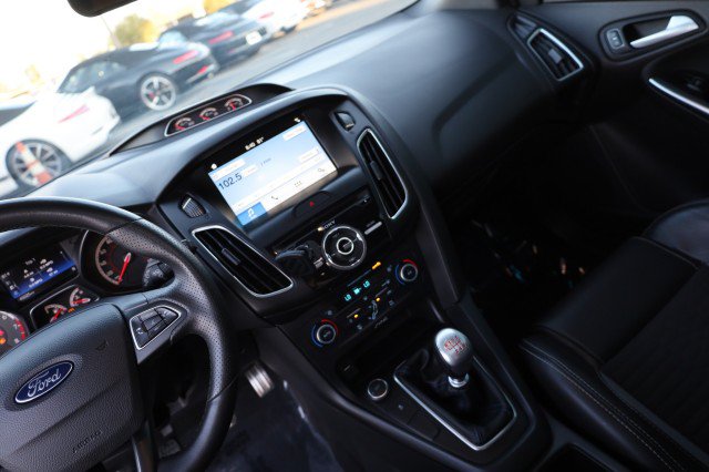 Used 2017 Ford Focus ST w/ Equipment Group 401A FWD image 29