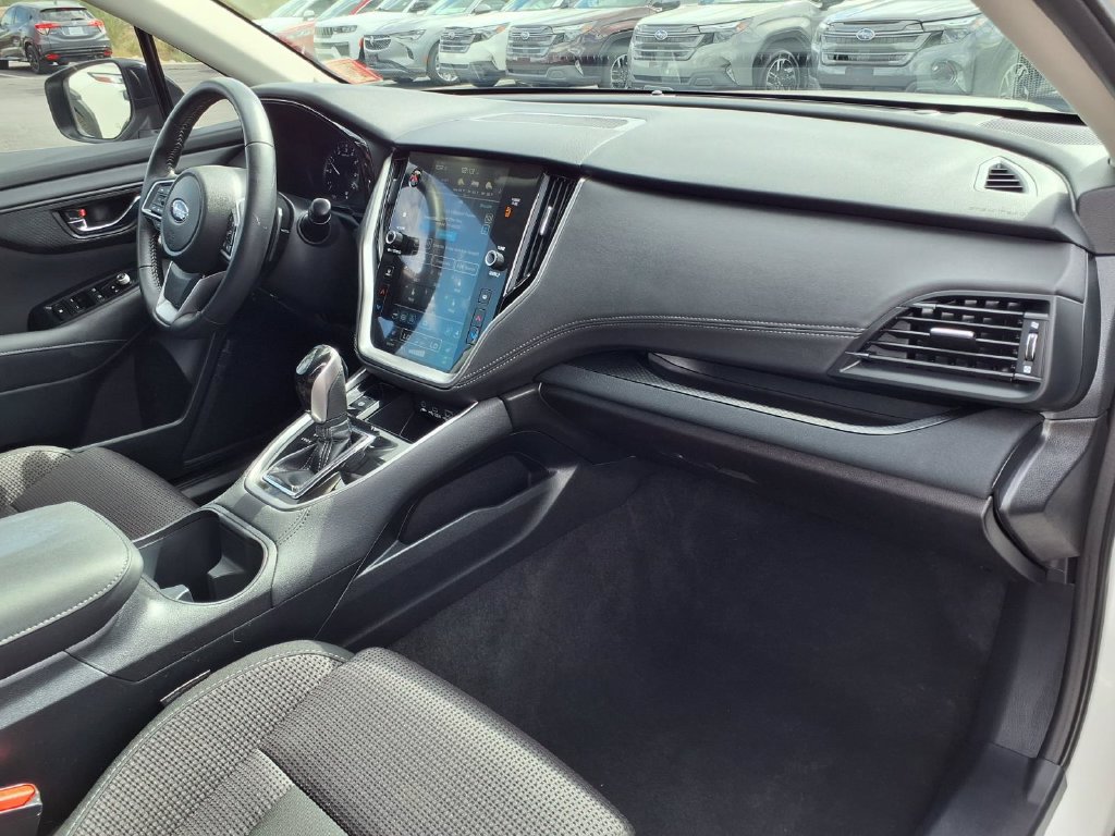 Used 2025 Subaru Outback Premium AWD/4WD image 17