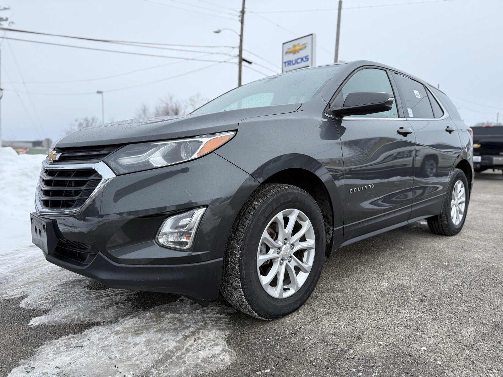 Used 2018 Chevrolet Equinox LT image 2