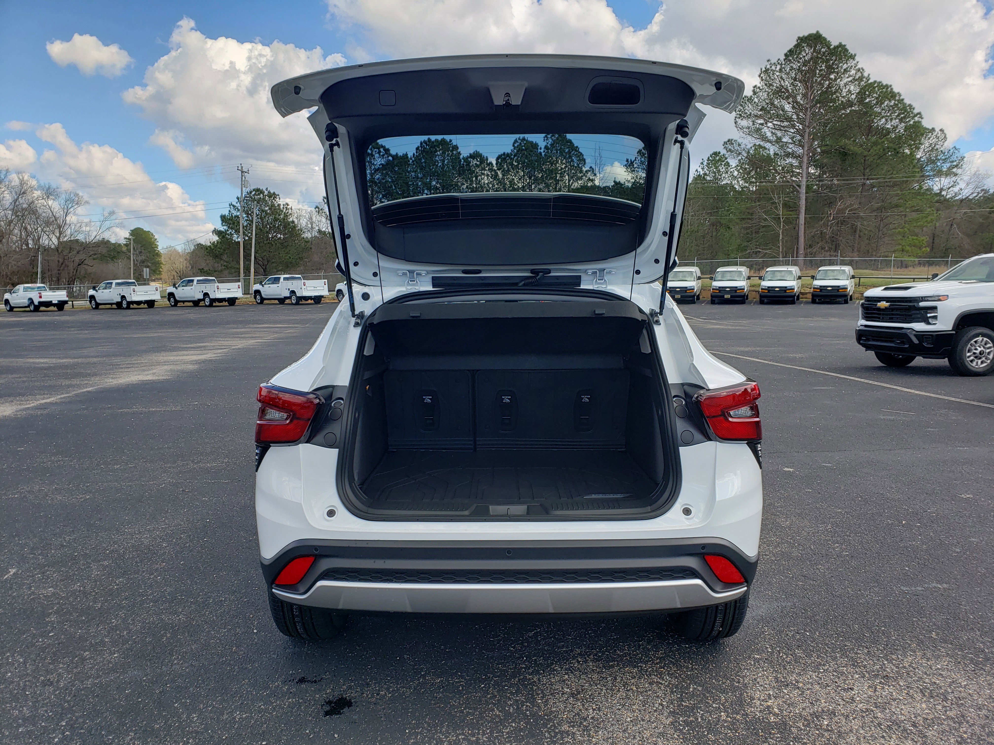 New 2026 Chevrolet Trax LT image 9