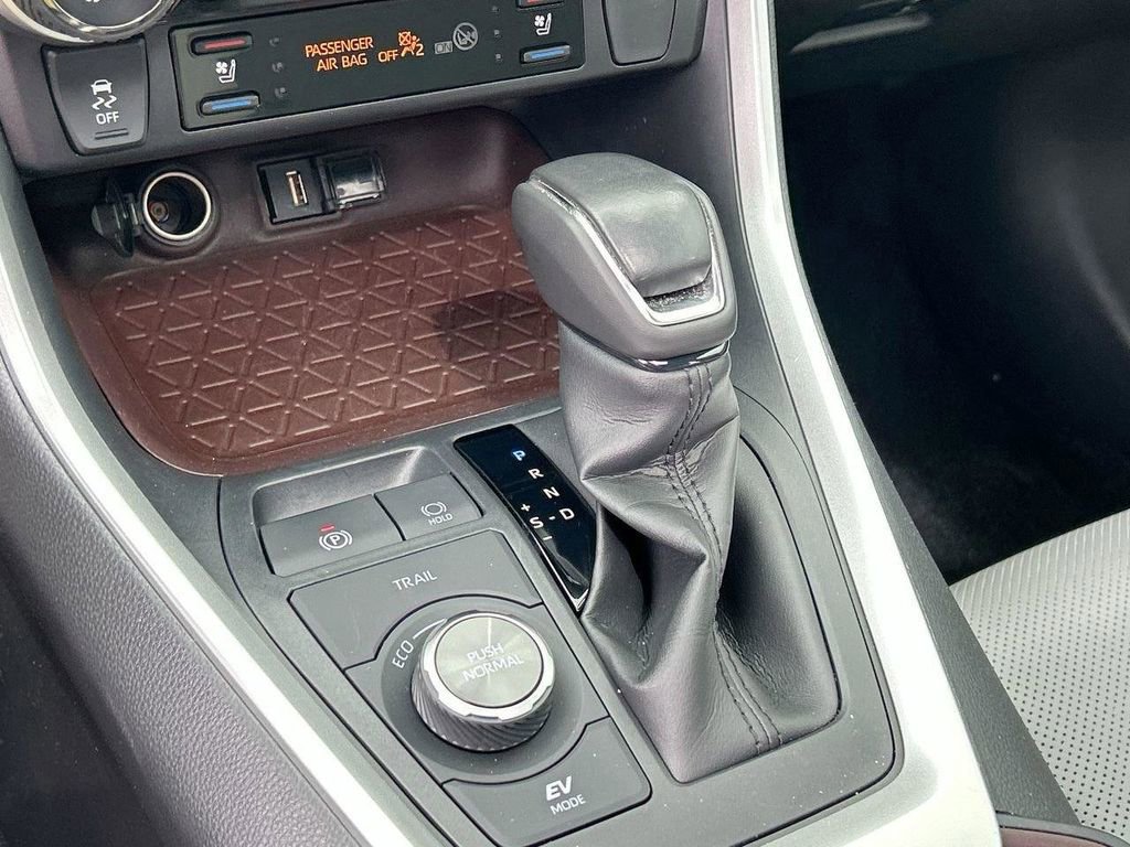 Used 2022 Toyota RAV4 Limited image 31