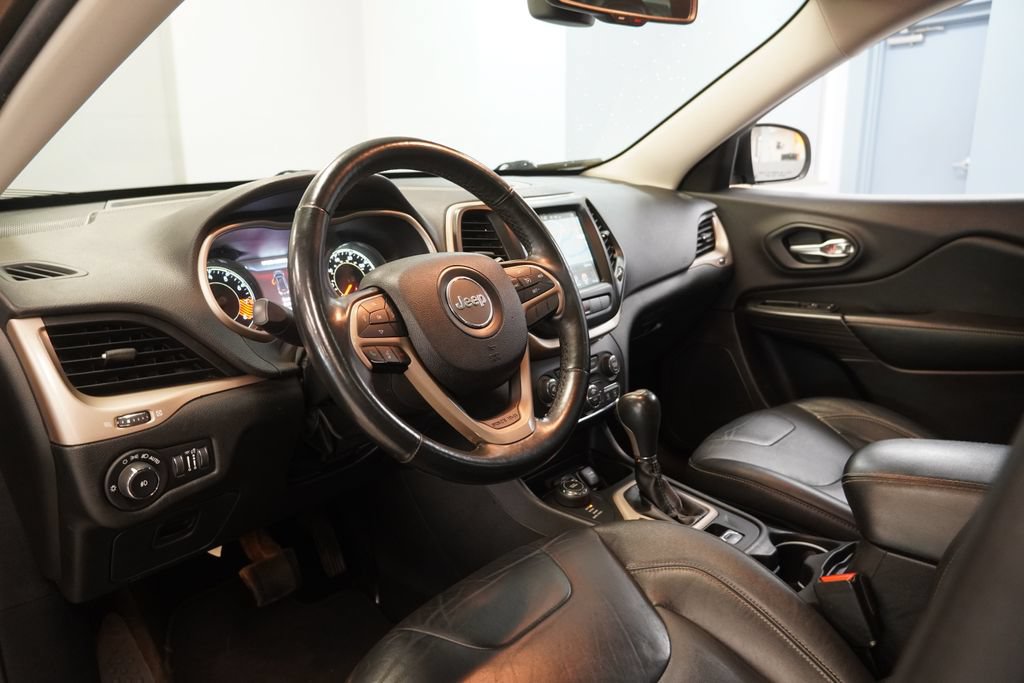 Used 2014 Jeep Cherokee Limited AWD/4WD image 6