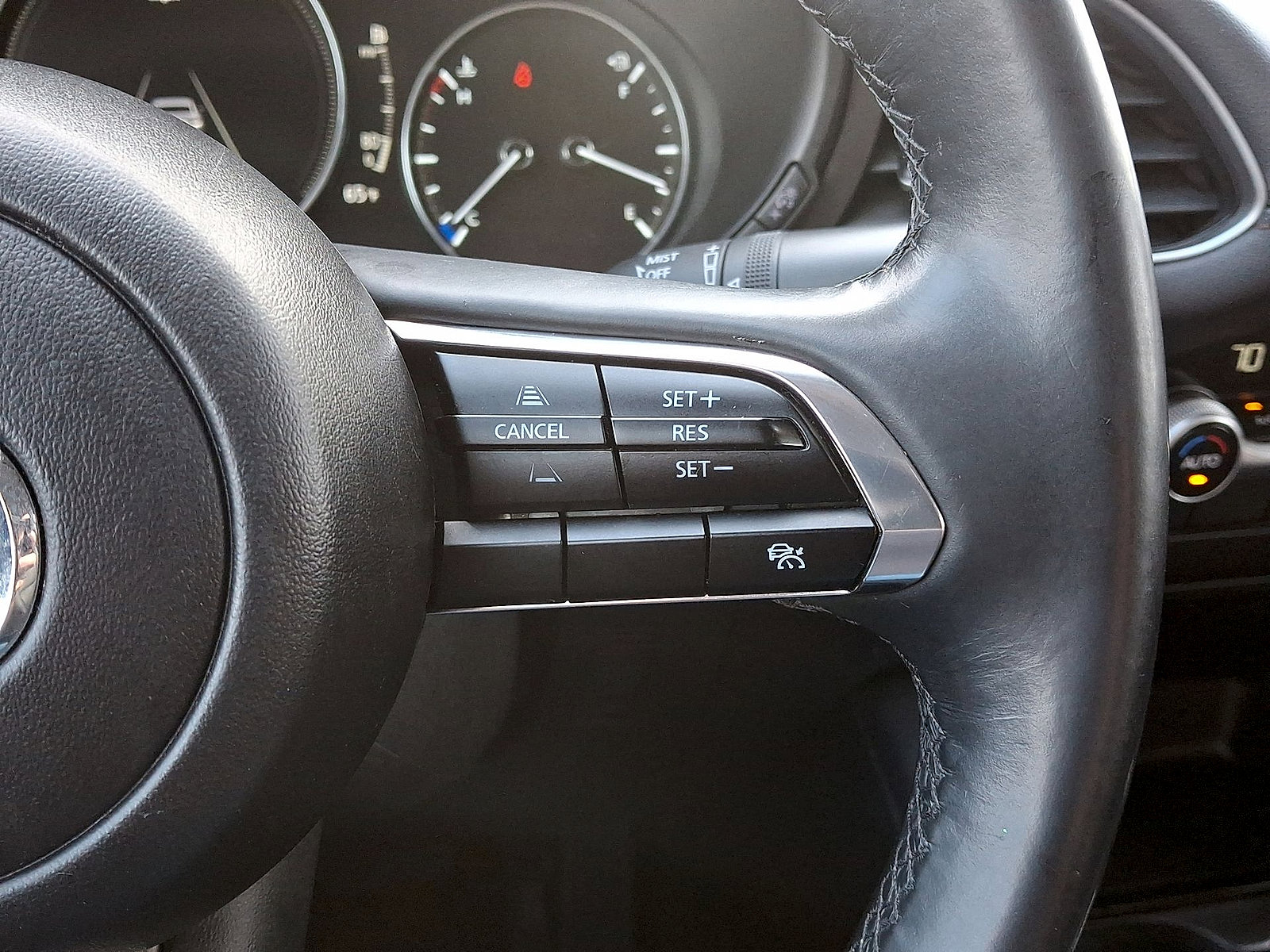 Used 2024 MAZDA MAZDA3 s FWD image 18