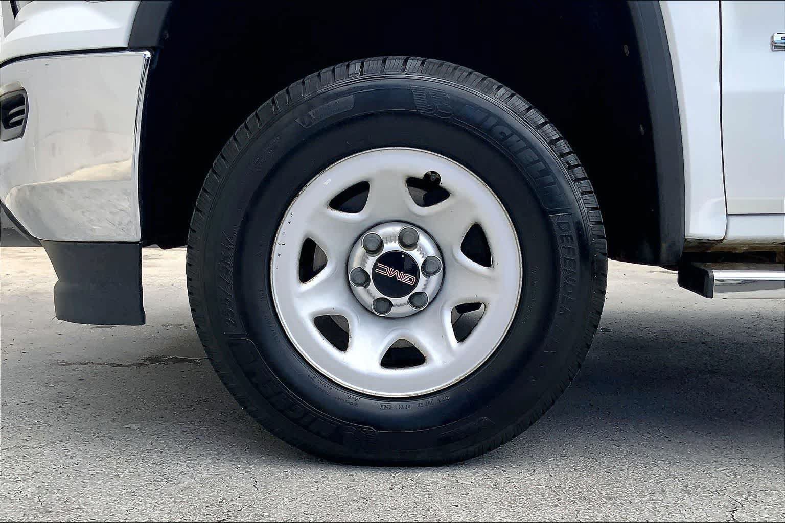 Used 2018 GMC Sierra 1500 2WD Regular Cab image 8